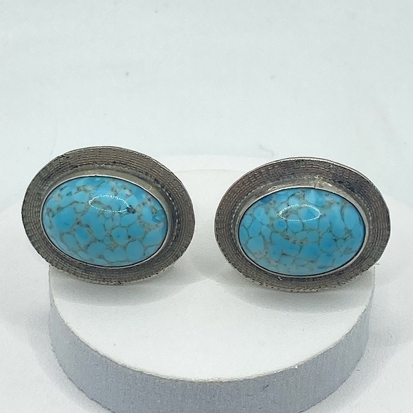 Vintage Other - Vtg Turquoise Hubbell Glass Cabochon Silver Tone Cufflinks 1”